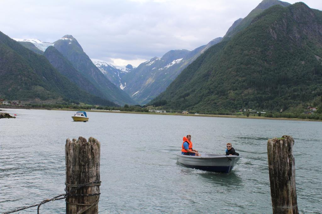 Hansali Holiday Home Fjaerland Bagian luar foto